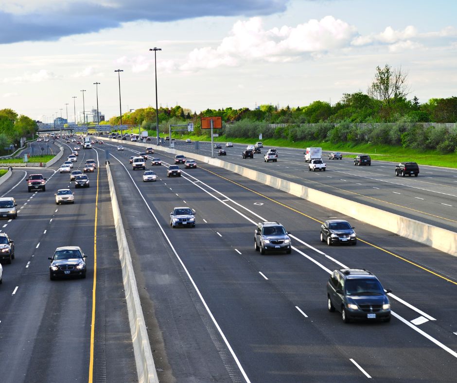 que vehiculos pueden circular por un carril vao